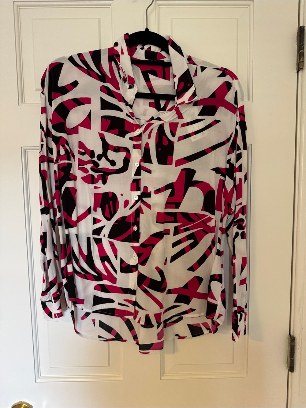 One Step ( French Brand) Bold Pink & Black Abstract Button-Down Blouse